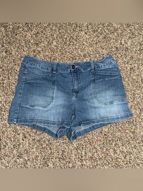 UNIONBAY Women's juniors size 17 shorts Blue Denim Shorts